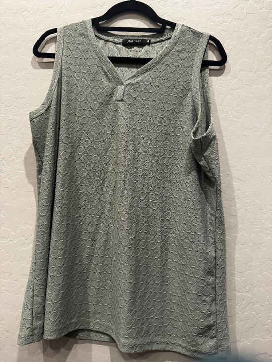 Automet Tops - Automet Sage Green Eyelet Sleeveless V-Neck Tunic Top Size XL